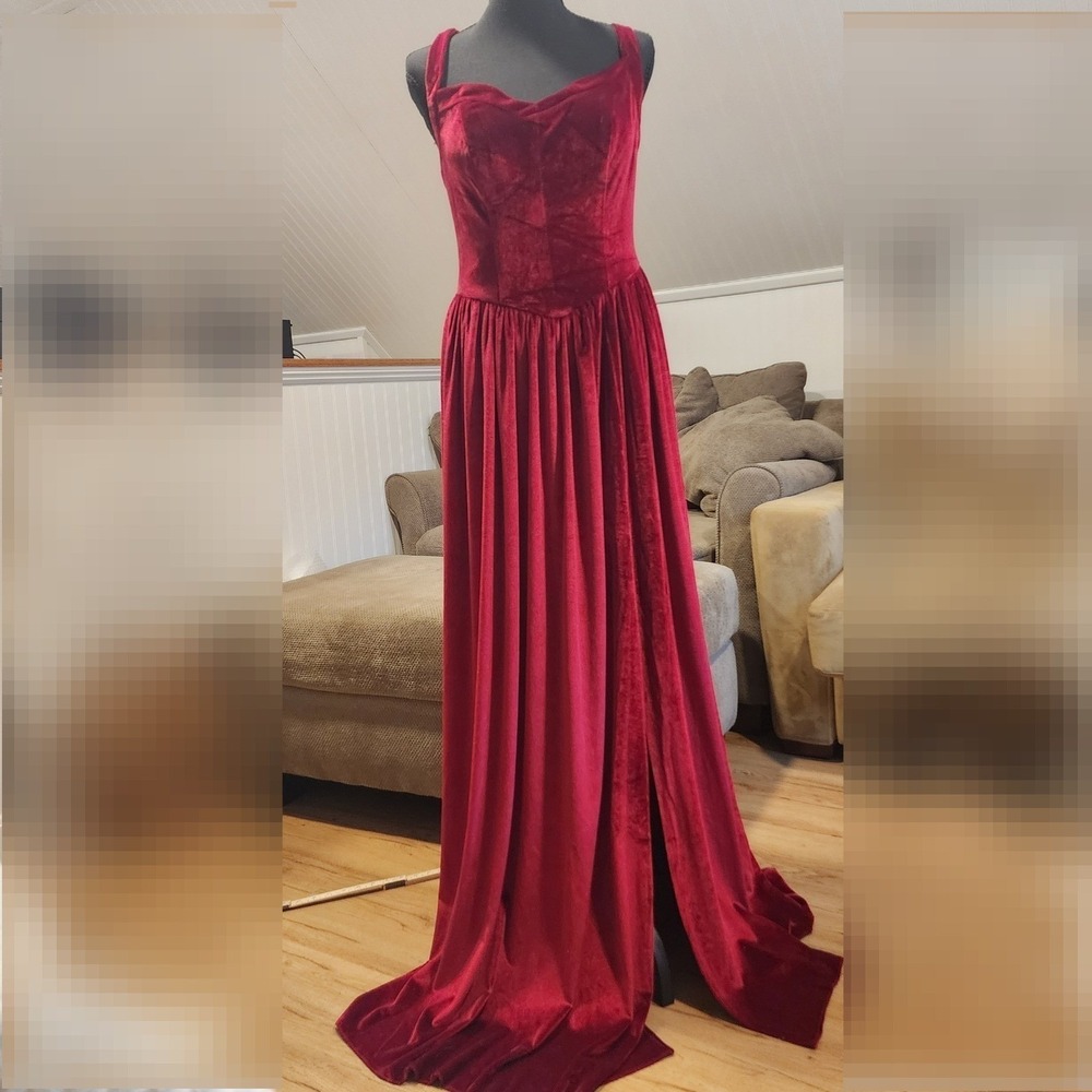 NWT Red Velvet Lace Up Back Dress Gown Prom Dark Romance Academia Corset Size 8